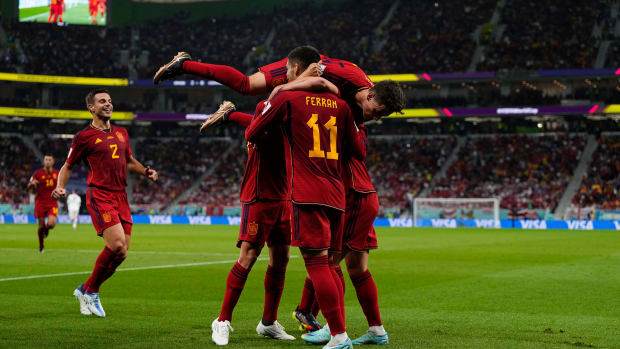 Spain routs Costa Rica at the World Cup